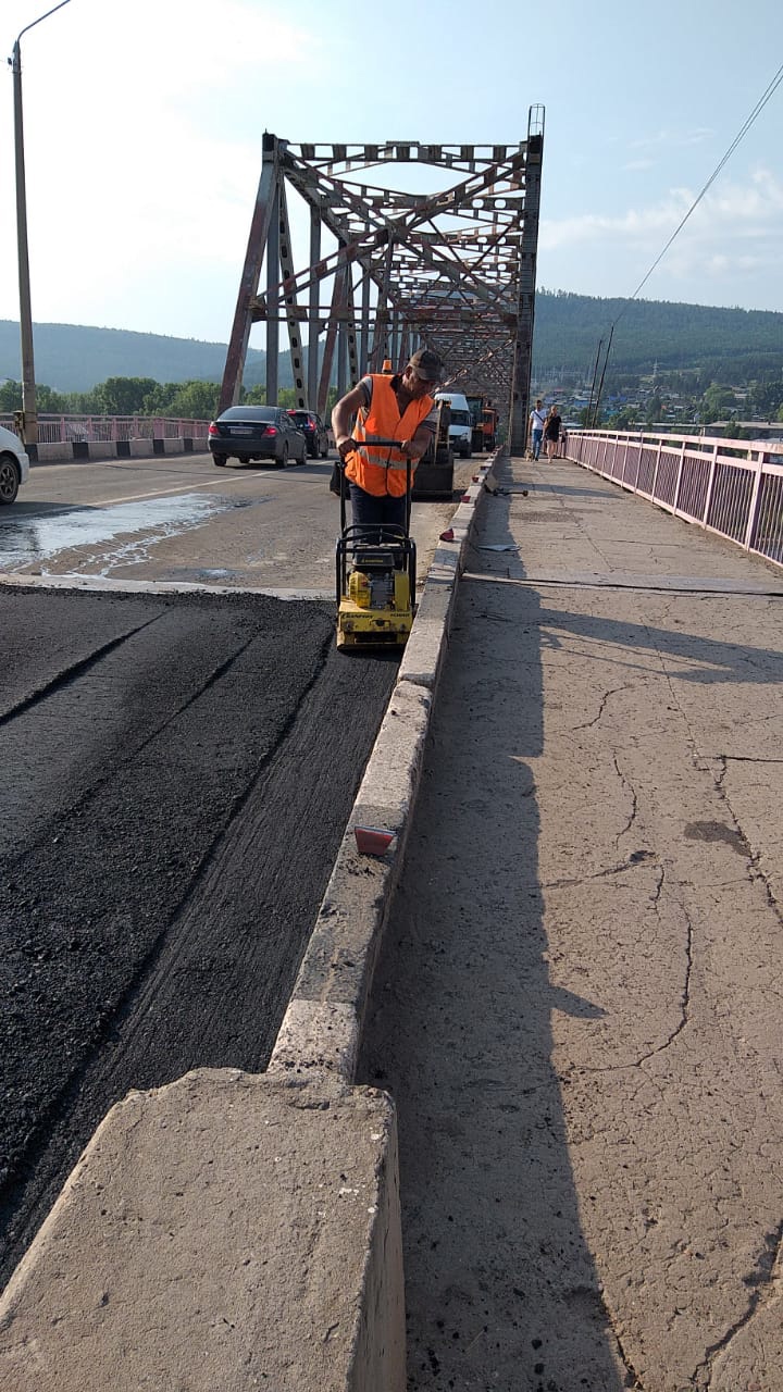 Выполнение работ по содержанию моста через реку Лена в городе Усть-Кут